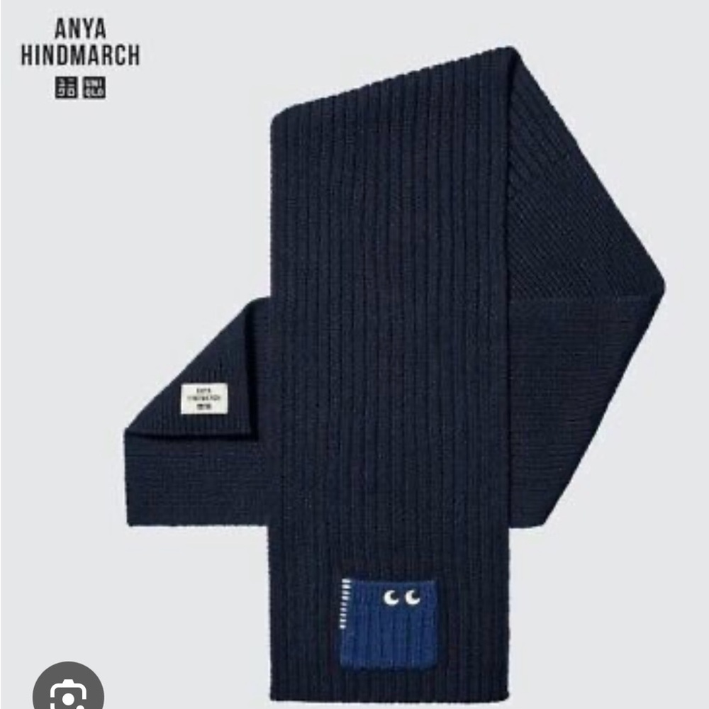 Uniqlo x Anya Hindmarch Scarf